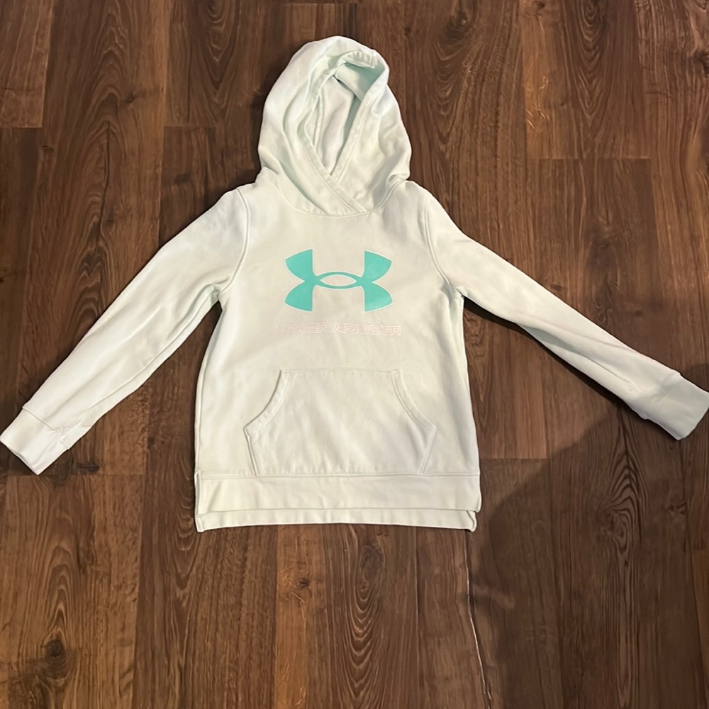SOLD 💥Girls Under Armour Hoodie
